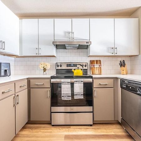 Modern And Spacious Apartment- Gym, Wifi, Free Parking Seattle Buitenkant foto