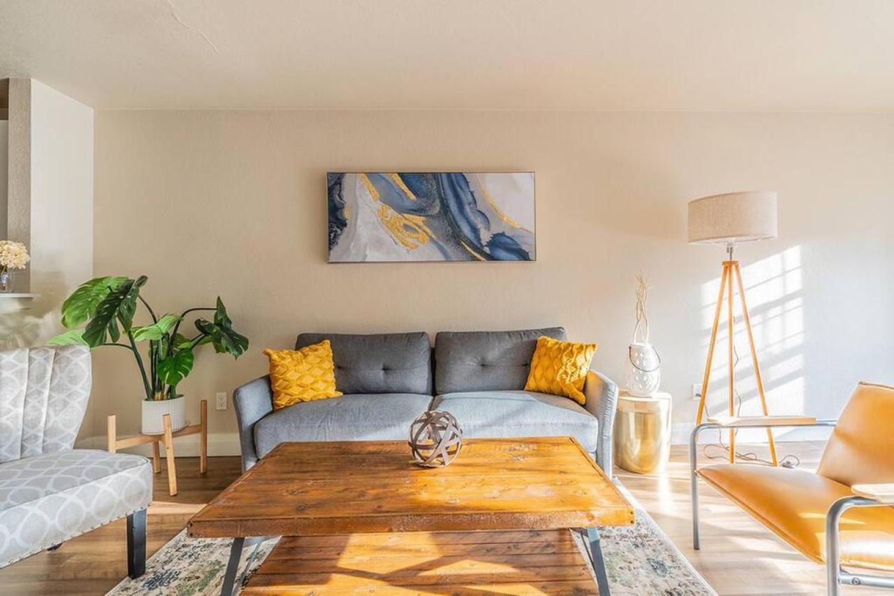 Modern And Spacious Apartment- Gym, Wifi, Free Parking Seattle Buitenkant foto