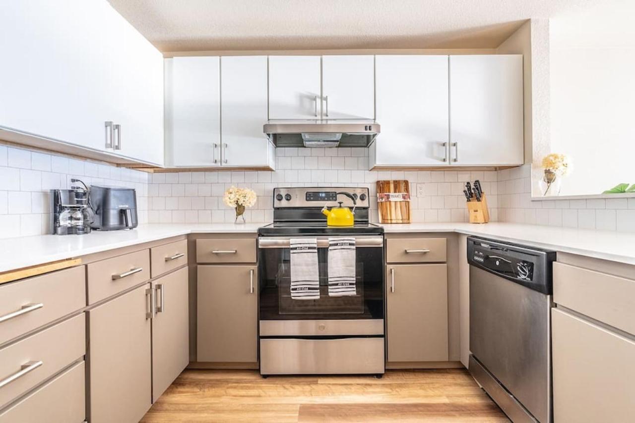 Modern And Spacious Apartment- Gym, Wifi, Free Parking Seattle Buitenkant foto