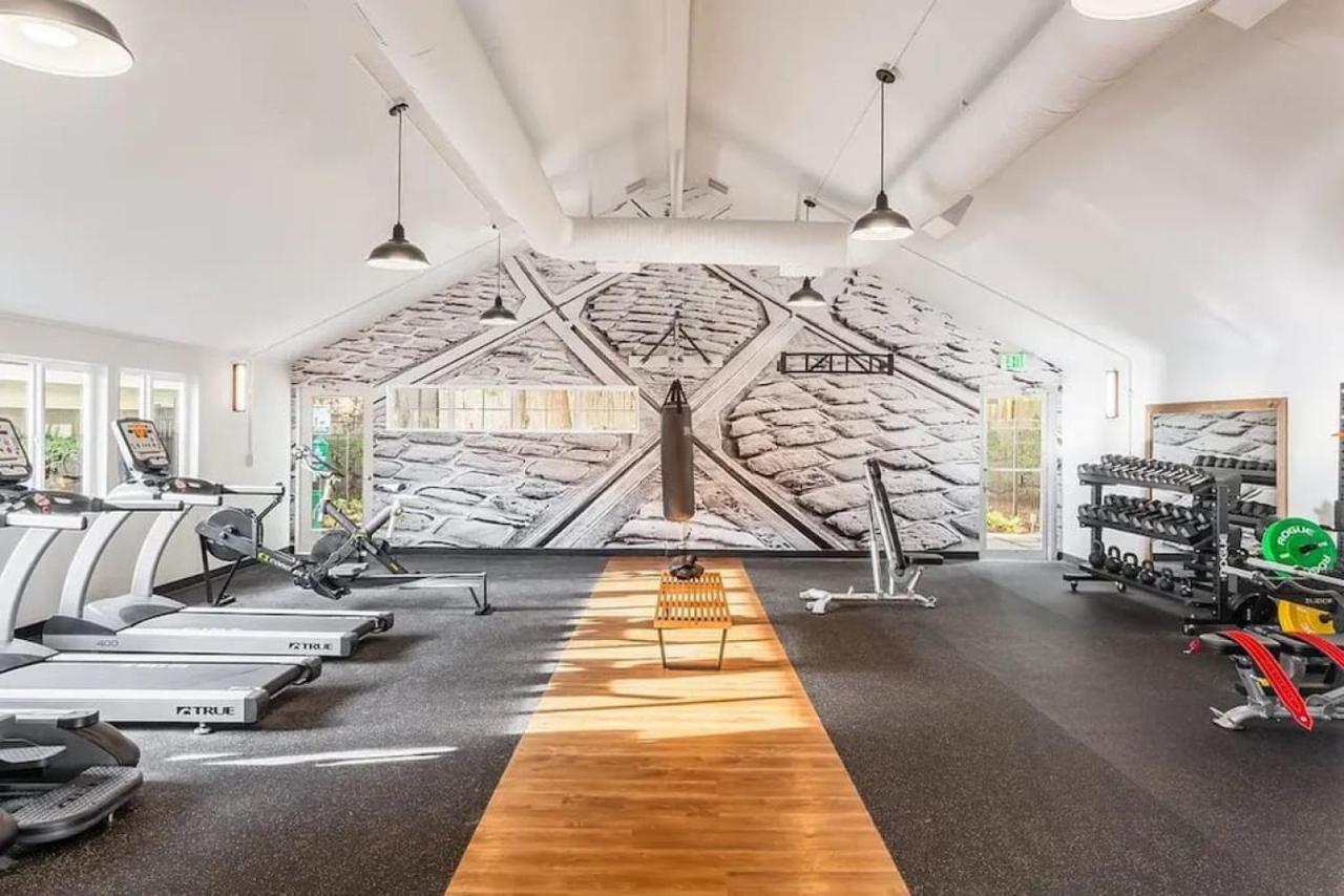 Modern And Spacious Apartment- Gym, Wifi, Free Parking Seattle Buitenkant foto