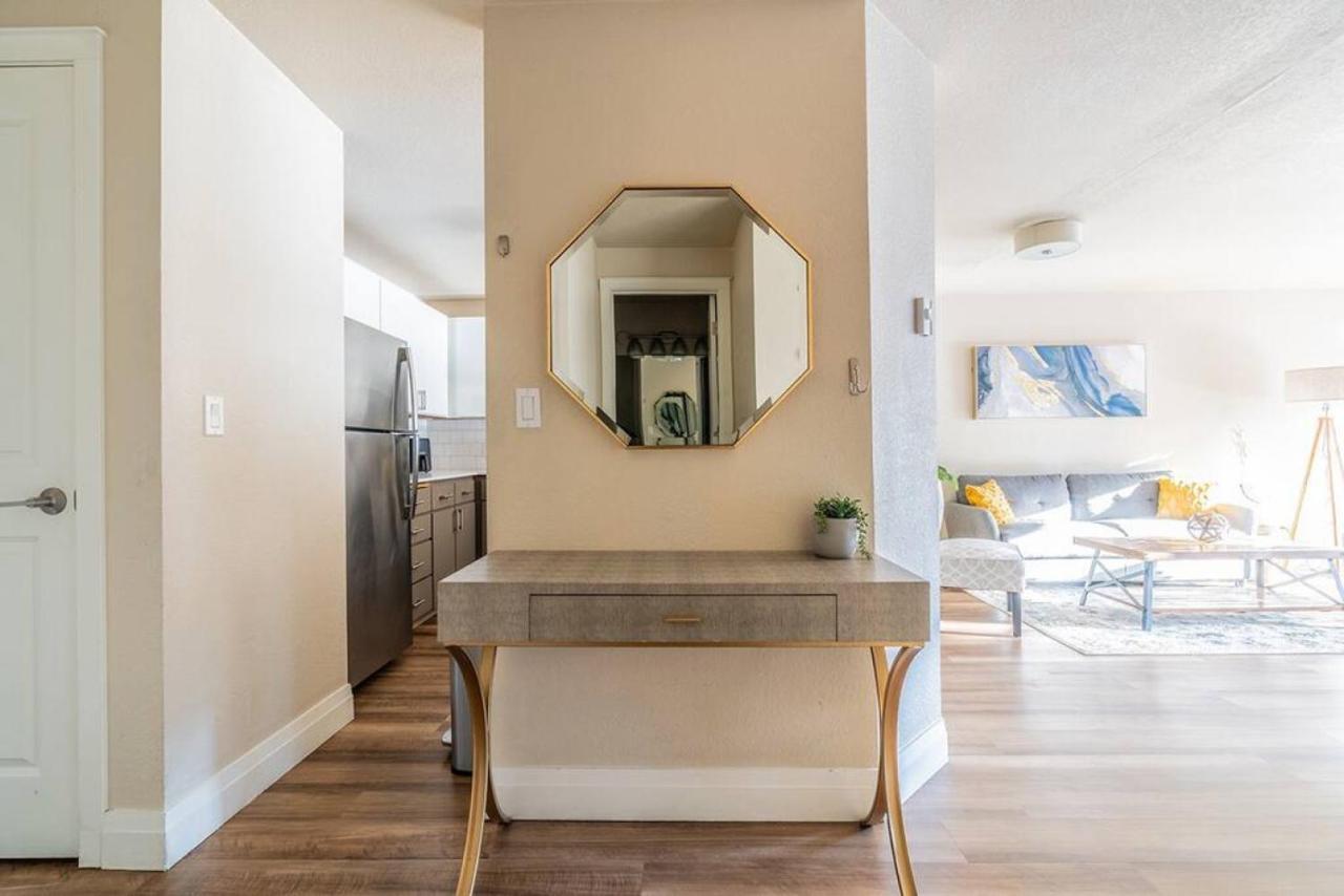 Modern And Spacious Apartment- Gym, Wifi, Free Parking Seattle Buitenkant foto